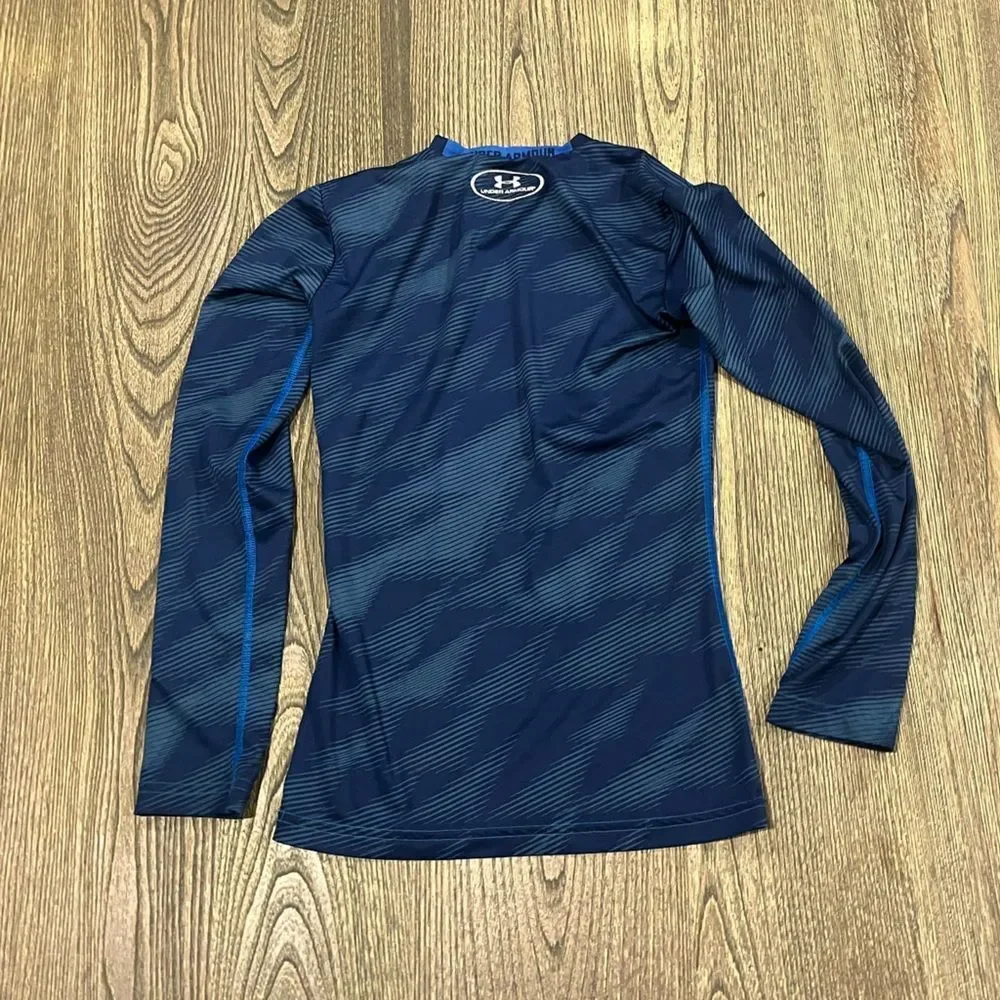 Under Armour details crew